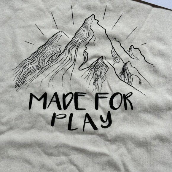 NWT Gus + Steel Made For Play Graphic Tee 5T - Picture 2 of 4